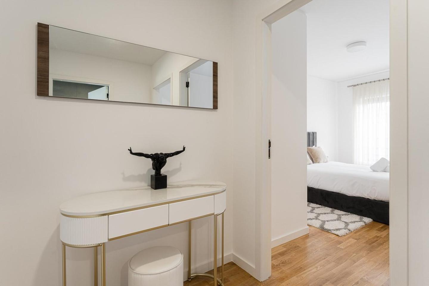 Guestready - White Stripes Near Casa Da Musica Appartement Porto Buitenkant foto